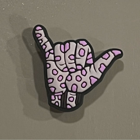 3/$10 🐆 Leopard Print Hang Loose Charms For Crocs - Picture 1 of 3